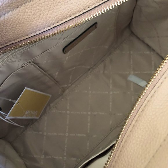 NWT Michael Kors Karson Handbag&wallet&pouch&pom - Picture 8 of 8